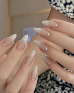 MANICURE